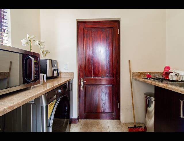 3 BEDROOM CLUSTER FOR SALE IN BASSONIA